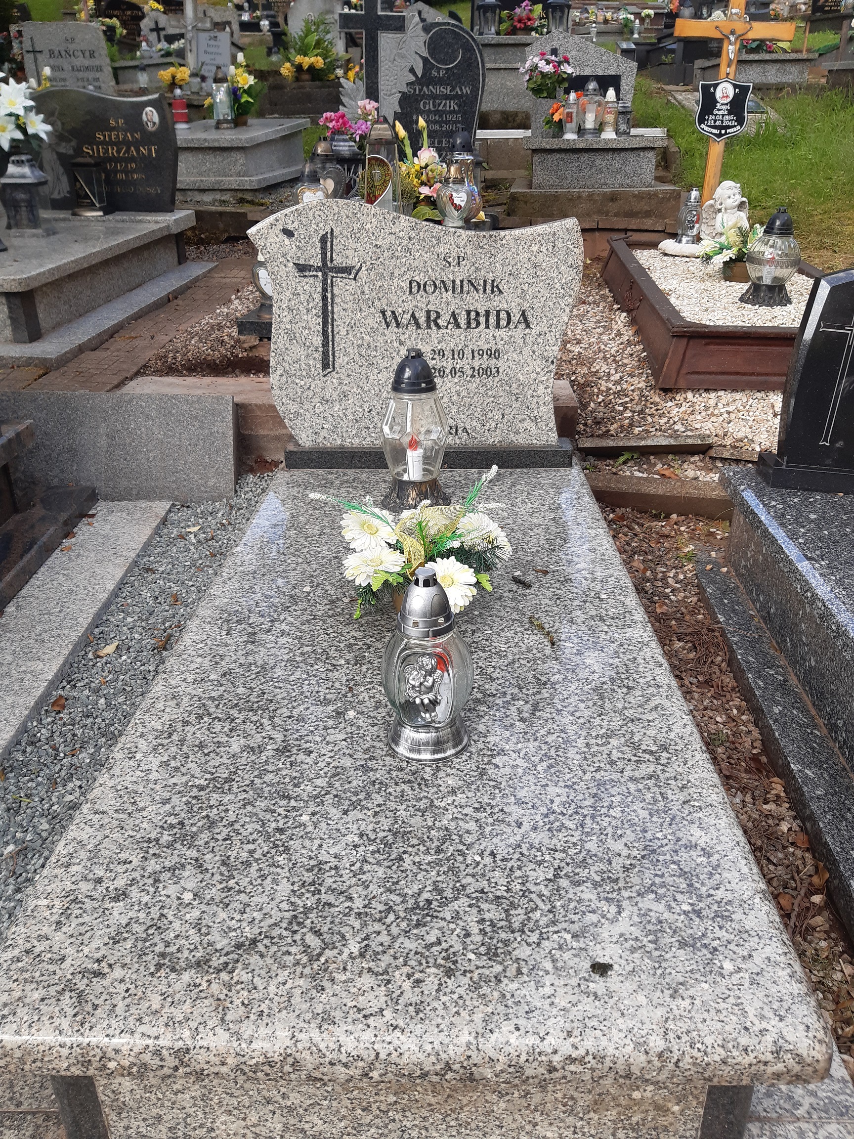 Grób Dominik Warabida